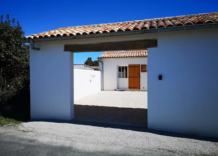 La Petite Maritaise Du Petit Bois
